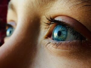 Reisen mit Kontaktlinsen: 5 Dinge, die zu beachten sind!